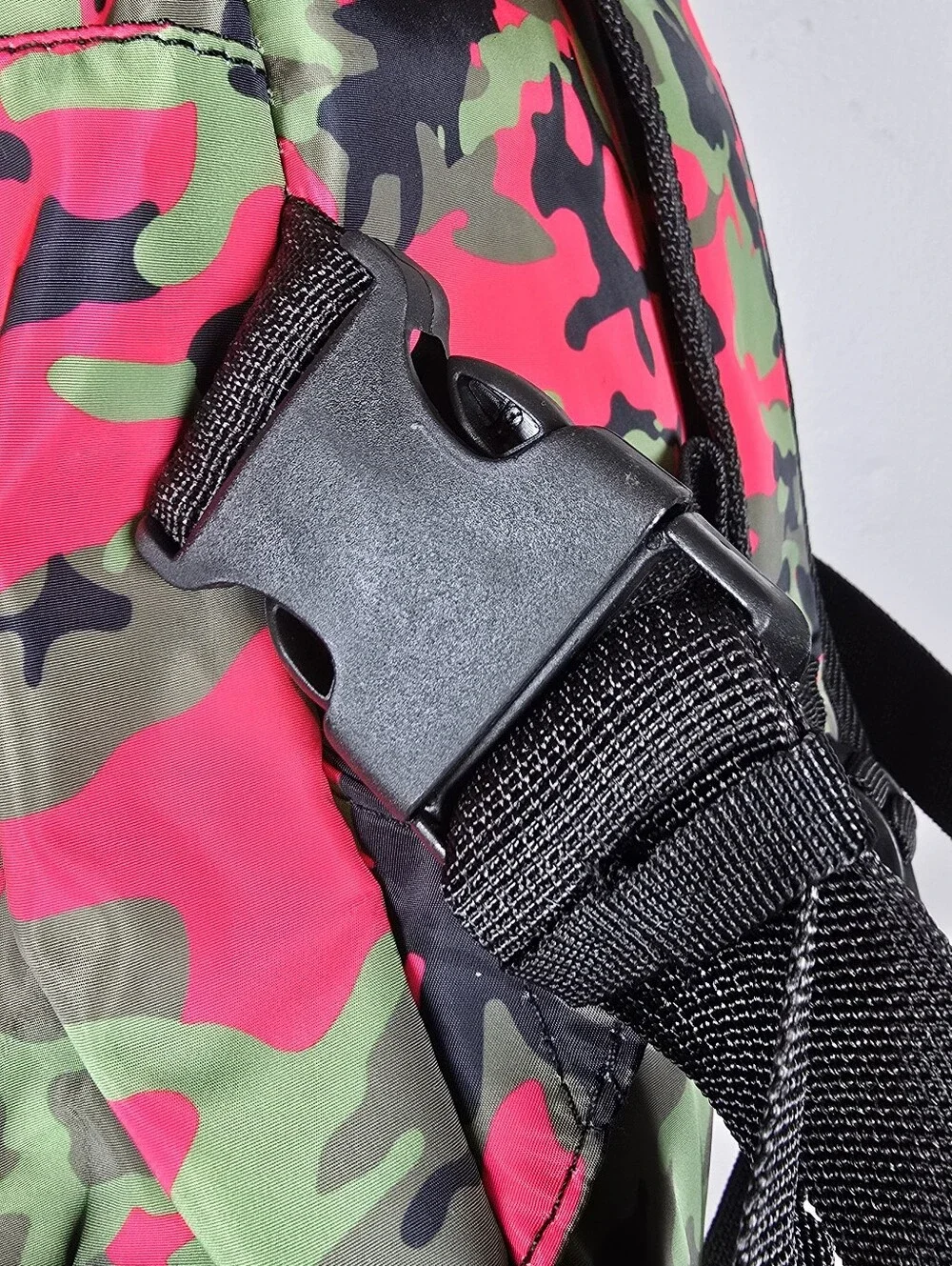 NWT Badgley Mischka Camo Nylon Backpack With Detachable Pocket Bag Gym School